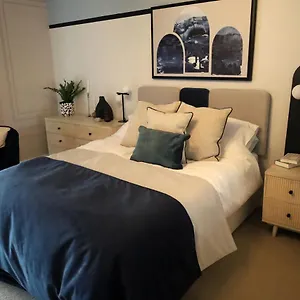 Apartment Wesley House - Fantastic Location With Free Parking, Cheltenham