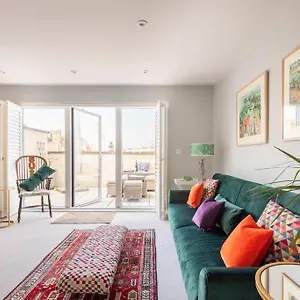 Apartment No 10, Cheltenham
