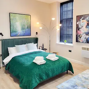 https://apt-stunning-high-spec-in-leeds-city-centre.yorkshirehotels.net