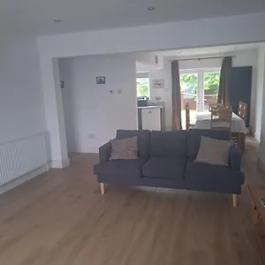 Holiday home - 3 Bedroom, Parking, Disneyplus, Cheltenham